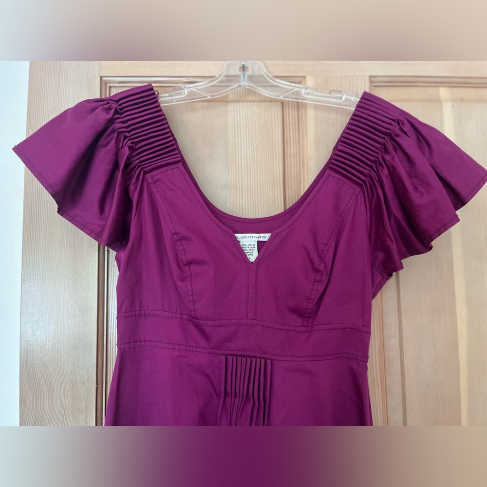 Diane Von Furstenberg Magenta S4 formal or semi formal dress.